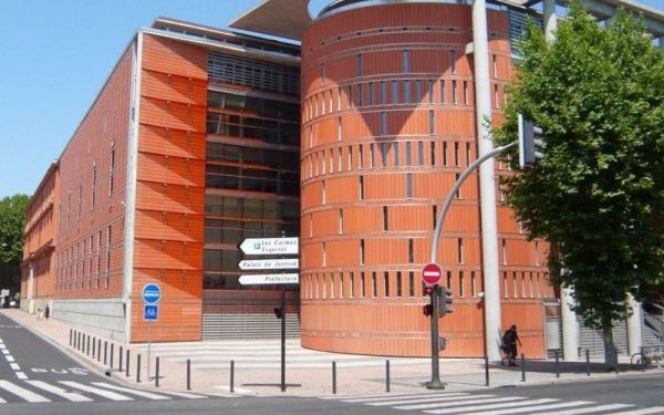 Procès de la "démembreuse" de Toulouse: une femme fragile qui bascule dans l'horreur