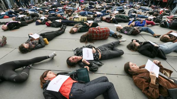 TRIBUNE. "Nous porterons la voix de celles qui ne peuvent plus parler" : plus de 150 personnalités appellent à défiler contre les violences faites aux femmes