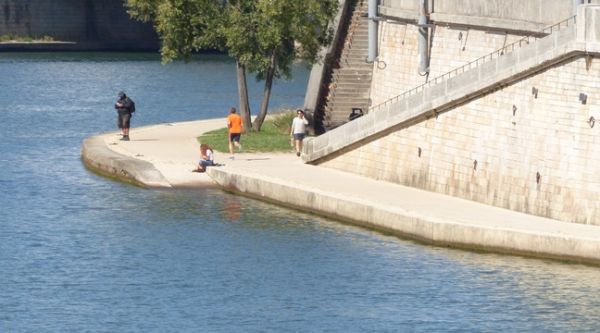 Lyon : La Saône en crue après les fortes pluies, des débordements possibles dès ce mardi