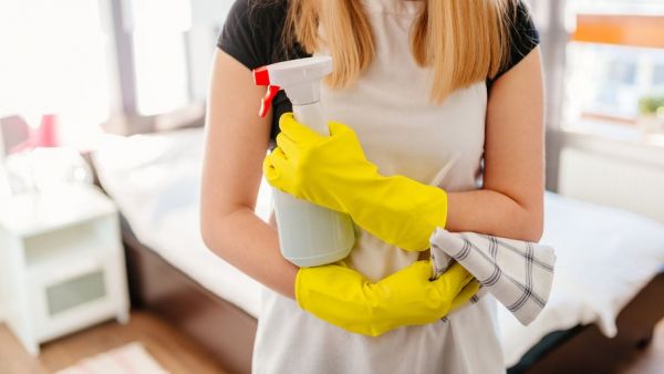 Tâches ménagères : plus de deux tiers des Françaises déclarent en faire plus que leur conjoint