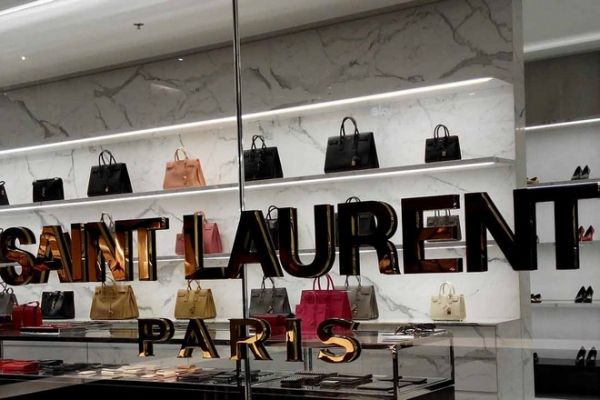 Kering soigne son image de luxe responsable grâce aux données