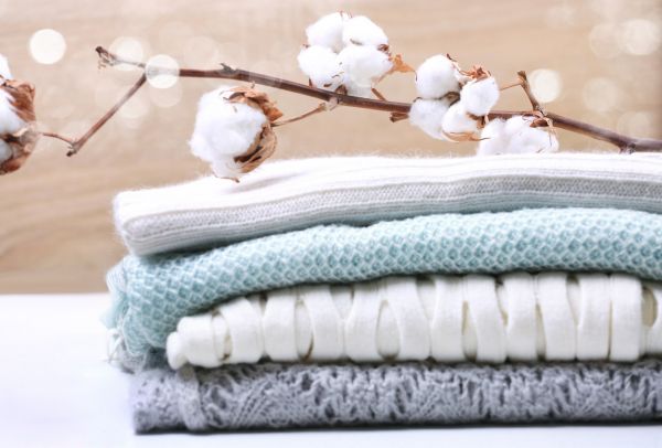 Linge rêche après le lavage : 6 causes et solutions efficaces