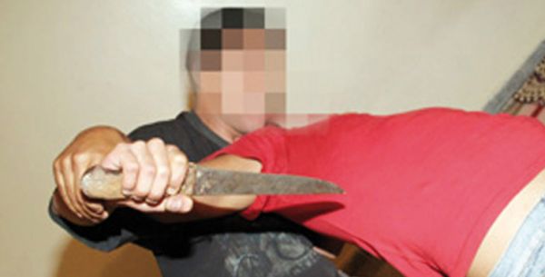 Dchira  El Jihadia :   Il tue son frère pour une clé