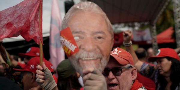 La justice brésilienne autorise la libération de l'ancien président Lula