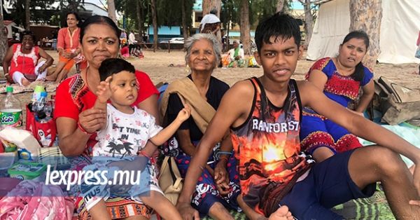 Flic-en-Flac: Ganga Snan, il faut invariablement composer avec les marchands de plage