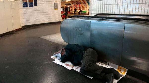 Pauvreté : une enquête inédite dévoile le profil des sans-abris du métro de Paris