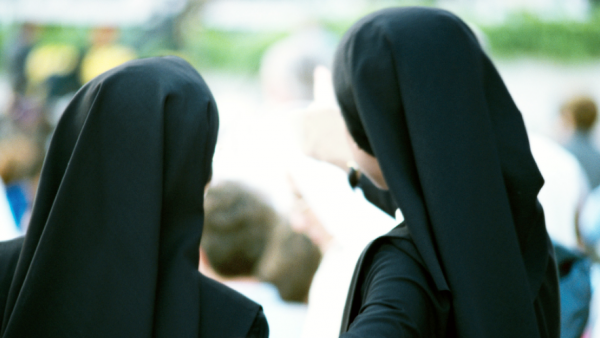 Si cette religieuse veut une place à la maison de retraite, elle devra enlever son voile !