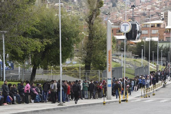 Bolivie: un mort dans des heurts près de La Paz, le dialogue politique au ralenti