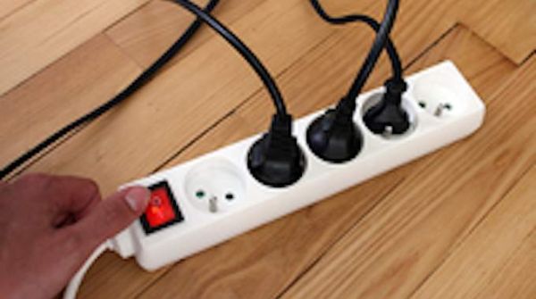 Consommation Électrique : Éteindre les Appareils en Veille.