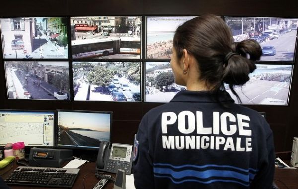 Arnaque : attention, une fausse policière dépouille les séniors