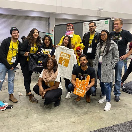 Une équipe de chercheurs israéliens remporte un concours international en produisant du miel sans abeilles