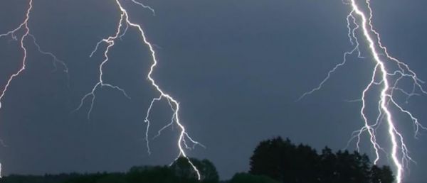 EN DIRECT - Météo : Inquiétude pour cette journée de samedi dans le sud-est de la France - Un homme de 77 ans porté disparu dans le Var