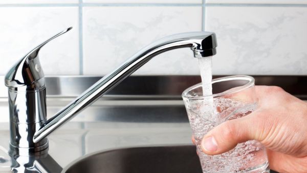 Diarrhées aiguës et vomissements : épidémie à Grasse, l'eau du robinet en cause ?