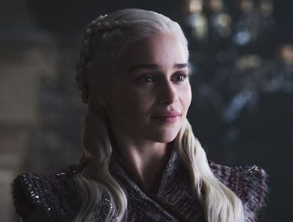 Emilia Clarke (Game of Thrones) : Un célèbre footballeur avoue ne pas être indifférent à son charisme