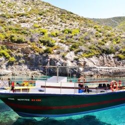 La location de bateaux entre particuliers pendant les vacances.