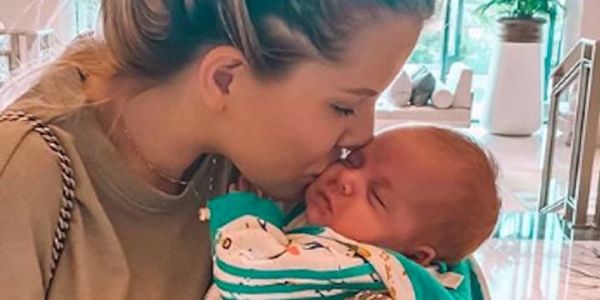 Jessica Thivenin maman: Paga et Greg font un étrange cadeau à Maylone !
