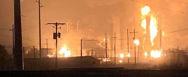 États-Unis: explosion dans une usine chimique au Texas, trois blessés