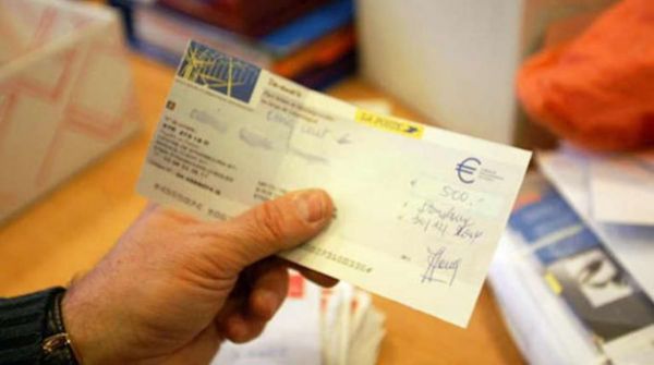Comment Protéger un Chèque Pour Éviter de le Déchirer.