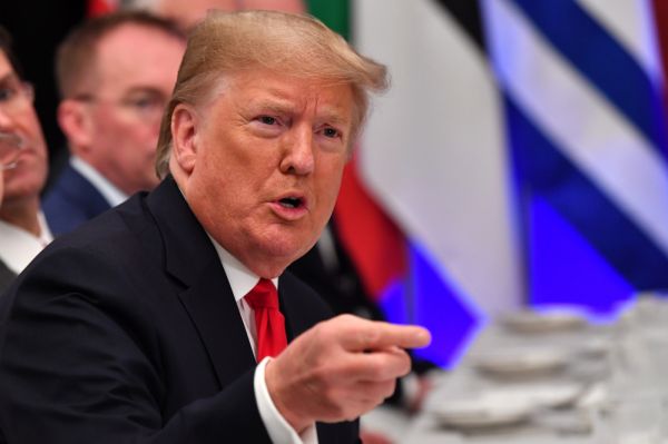 Trump juge Trudeau "hypocrite" après ses moqueries dans une vidéo