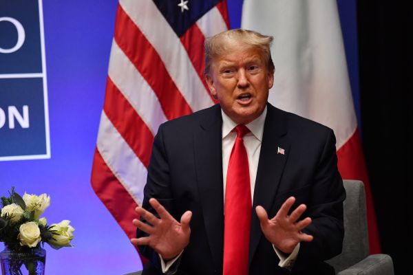 Donald Trump quitte le sommet de l'Otan après la vidéo de Justin Trudeau se moquant de lui