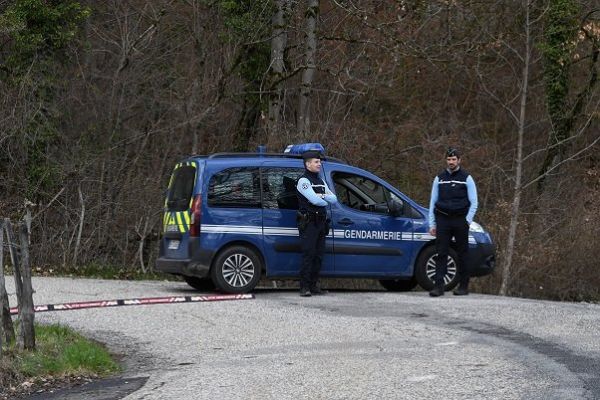 Retraité retrouvé mort les mains coupées : huit personnes arrêtées