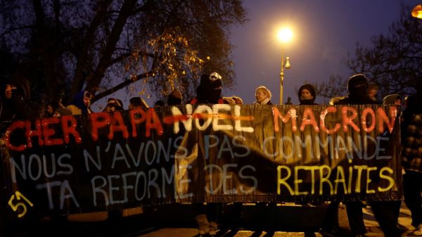 EN DIRECT - Grève, jour 2 : après une forte mobilisation jeudi, le mouvement se poursuit ce vendredi