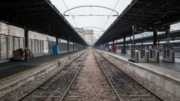 Grève du 8 décembre : TGV, TER, métro, RER, bus, tramway... retrouvez les prévisions de trafic de la SNCF et de la RATP pour dimanche