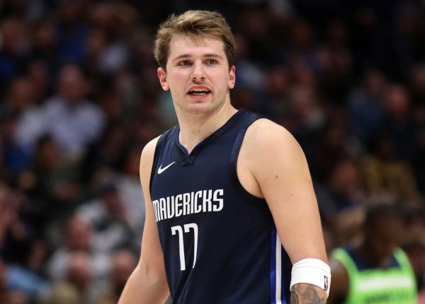 NBA: Doncic égale un record de Jordan et Dallas étrille New Orleans