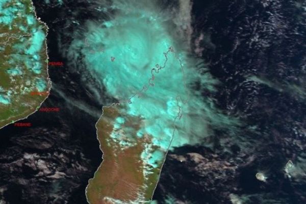 Cyclone Belna : alerte cyclonique en vigueur également sur les Comores et Madagascar