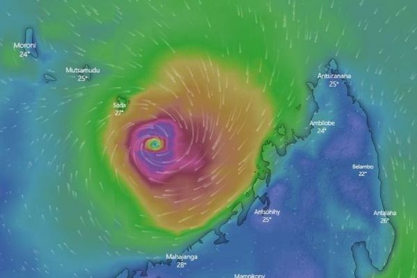 L'alerte rouge est levée, le cyclone Belna est passé 100 kilomètres au large de Mayotte