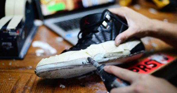 John Manalo, l'homme qui redonne vie à des baskets de 1300 dollars