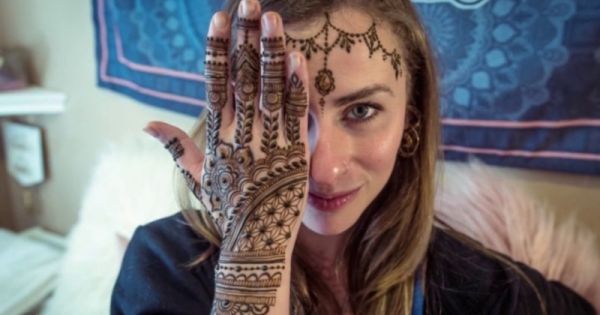Gopi Henna réalise des dessins au henné sublimes
