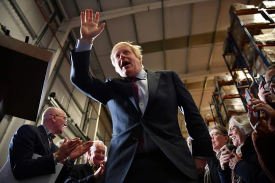 Johnson brandit le risque de "paralysie" du Brexit en cas de défaite jeudi