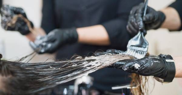 Les colorations pour cheveux augmenteraient les risques de cancer du sein