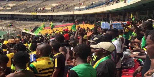 Linafoot: V.Club, une victoire trompe oeil devant Maniema Union, Renaissance renverse Rangers