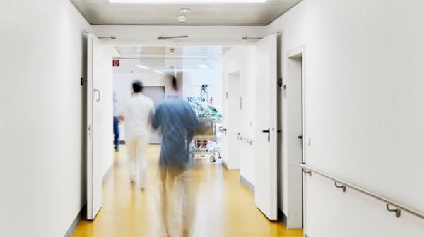 "L'hôpital public se meurt" : 660 médecins menacent de démissionner