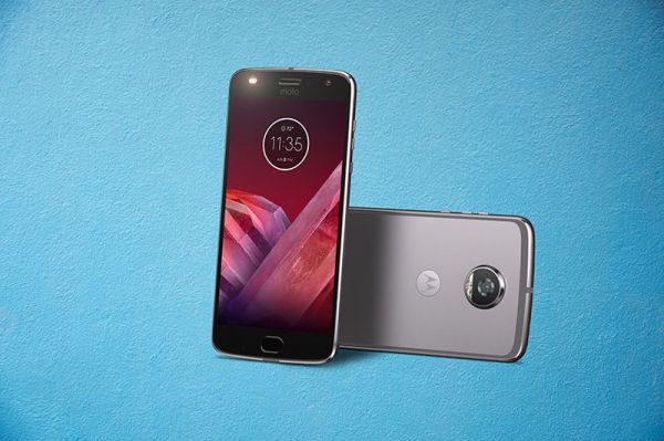 Le Moto Z2 Play débarque en France le 20 juillet au prix de 499,99€