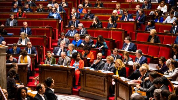Réforme des retraites : des députés LREM tentent d'assouplir la position du gouvernement pour rallier les syndicats réformistes