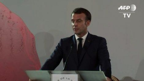 Macron aux grévistes: "je crois qu'il est bon de savoir faire trêve"