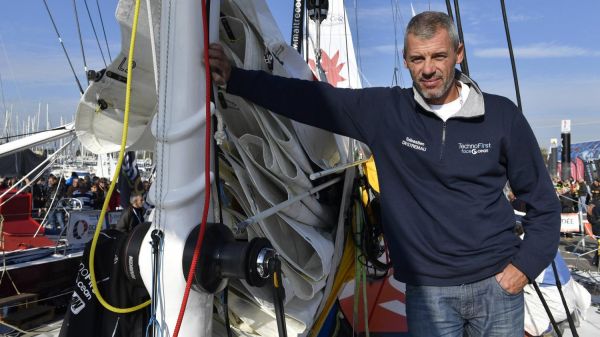"Pour moi, on a affaire à du banditisme" : un bateau du navigateur Sébastien Destremau vandalisé dans le port de Toulon