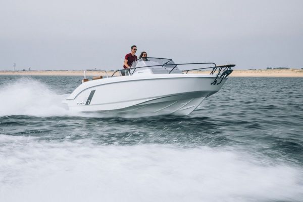 Bateaux à moteur - Notre essai du Bénéteau Flyer 7 SunDeck