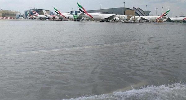 L'aéroport de Dubaï victime des inondations