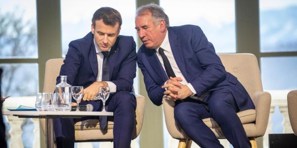 A Pau, Emmanuel Macron marche sur le « chemin de crête » écologique