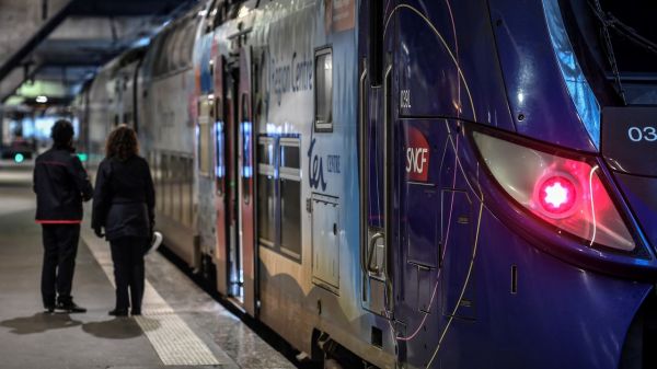 EN DIRECT - Grève dans les transports : les prévisions de trafic à la SNCF et à la RATP pour mercredi 15 janvier