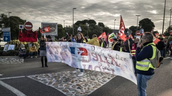 Perpignan :  les ministres en visite "coursés" par des manifestants en colère