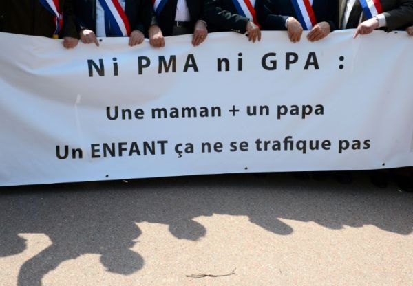 Projet de loi bioéthique : les anti-PMA dans la rue ce dimanche