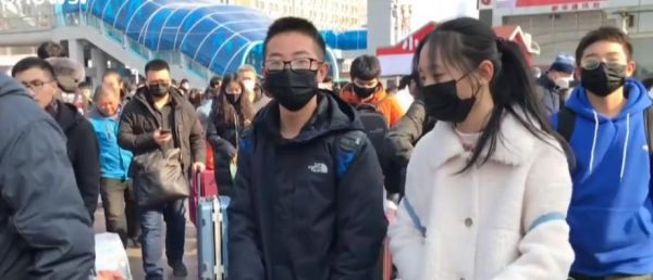 Les autorités annoncent que les trains et les avions sont suspendus dans la ville chinoise de Wuhan, là où est apparu le mystérieux coronavirus