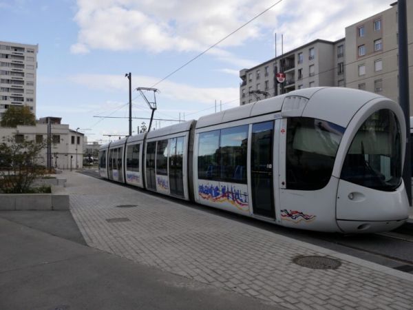 Lyon : le T4 perturbé après un accident de la circulation