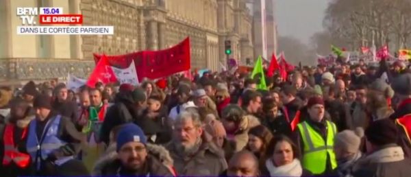 EN DIRECT - Retraites - Premières manifestations ce matin en région - Les manifestants parisiens arrivent place de la Concorde