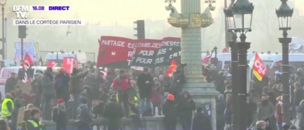 EN DIRECT - Retraites -Selon le ministère de l'Intérieur, 249.000 personnes ont manifesté en France, dont 31.000 à Paris - La CGT revendique 1,3 million de manifestants dans toute la France [...]